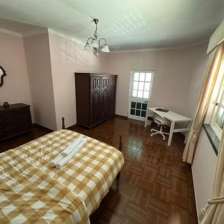Quartos Em *